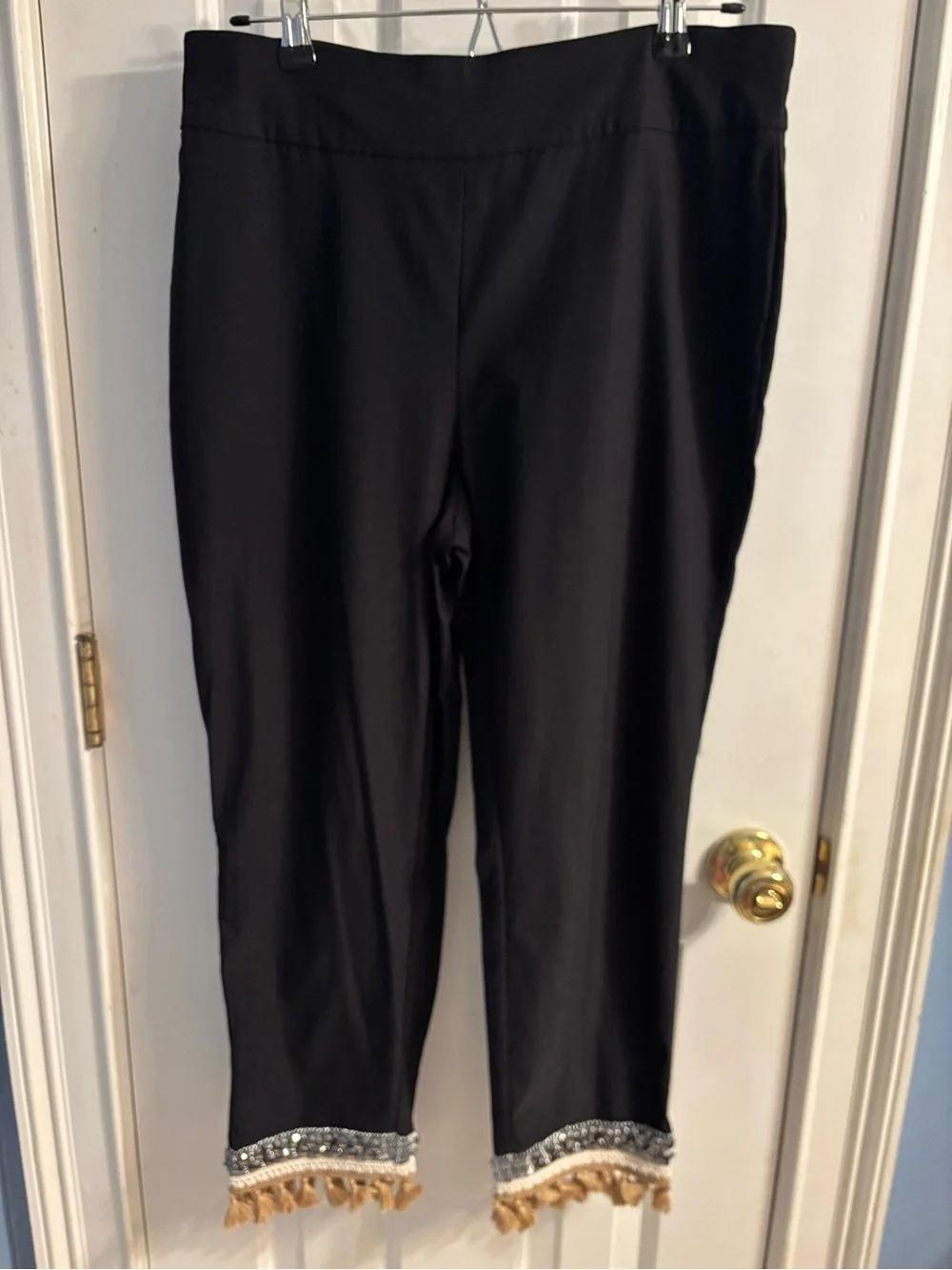 Chico's So Slimming ankle pants w/ tassel & beaded hem - size US M/8 (Chico’s 1) - Picture 3 of 9
